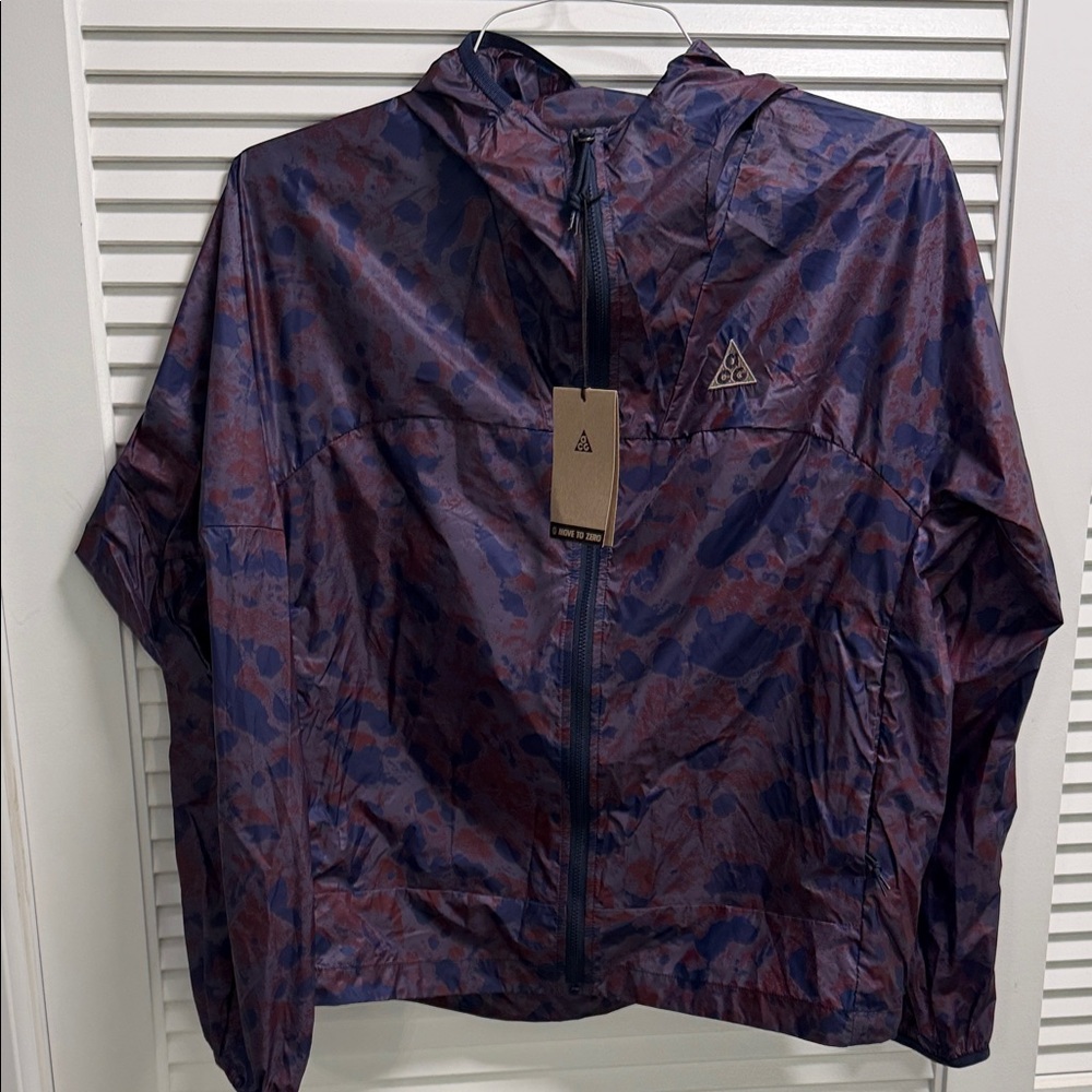 Nike ACG Multicolor Hooded Jacket Brand new woman size medium